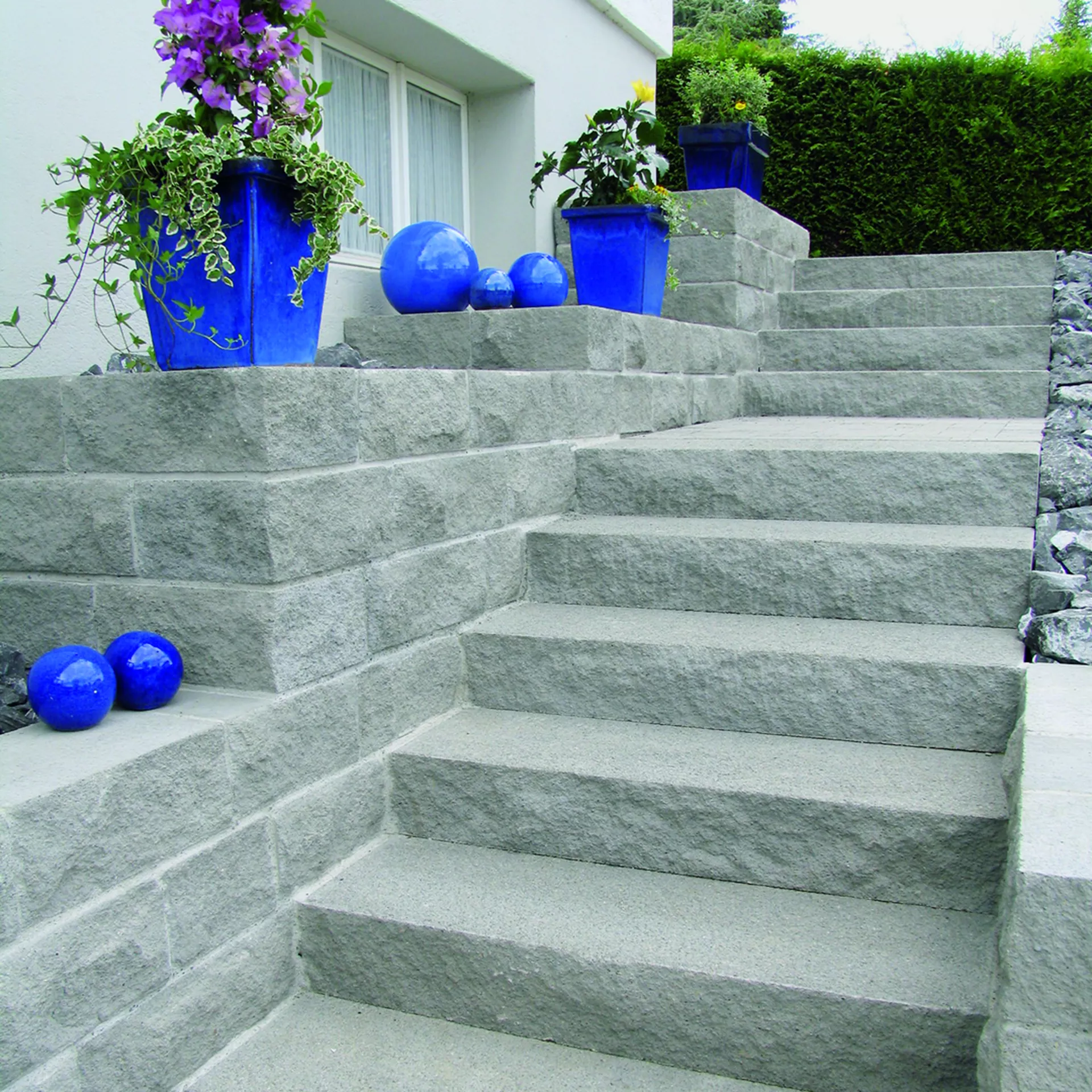Marches d'escalier pleines SANTURO<sup>®</sup> chanfreinées  sablées