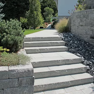Marches d'escalier pleines SANTURO<sup>®</sup> chanfreinées  sablées