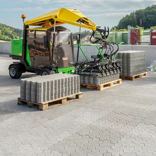 Verlegemaschinen für Verbund- und Pflastersteine
