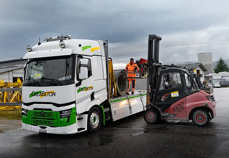 Belad LKW mit Stapler